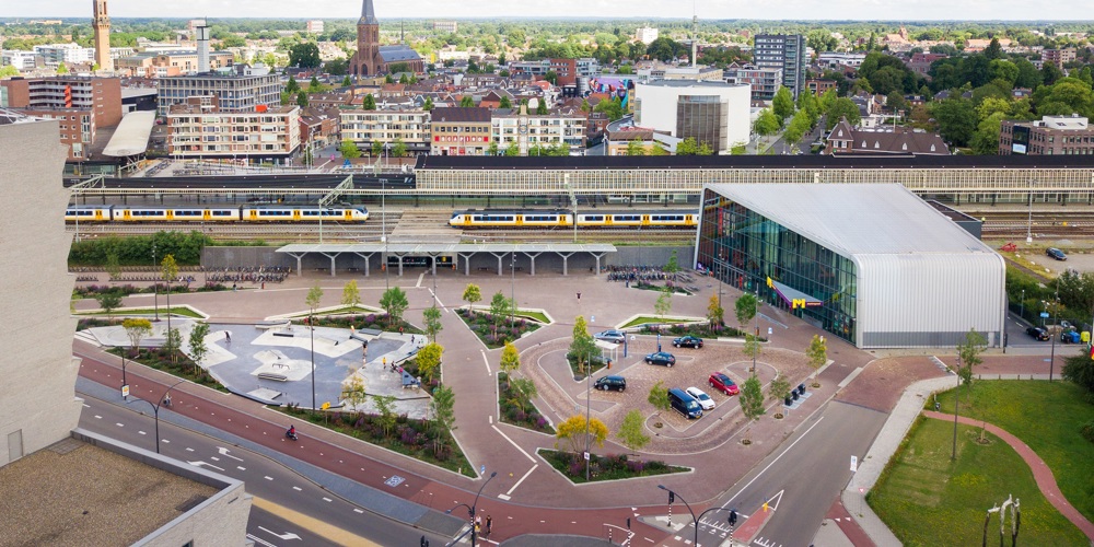 Station Hengelo van bovenaf