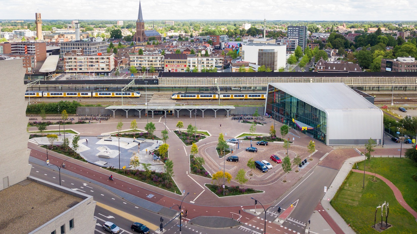 Station Hengelo van bovenaf