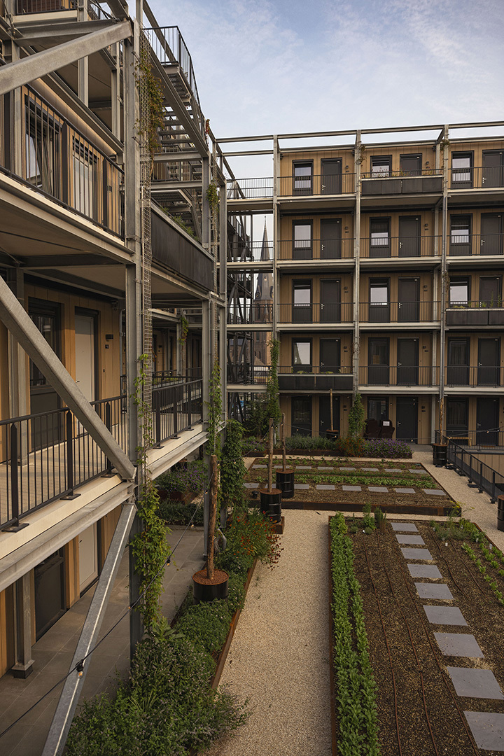 Het complex Bundle met de gezamenlijke tuin